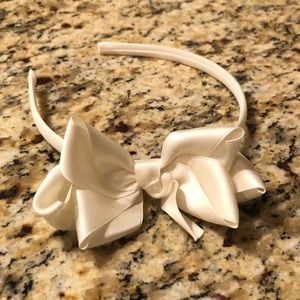 Baby-Toddler off-white bow headband